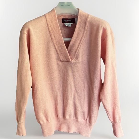 Aldichi Rare Vintage 💯 Lambs Wool V - Neck Long Sleeve Fitted Apricot Size S - Picture 1 of 13
